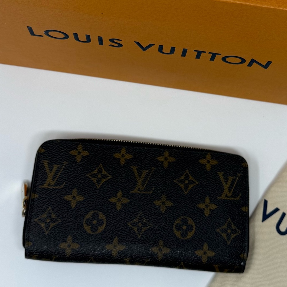 Louis Vuitton brown Monogram Zippy Wallet